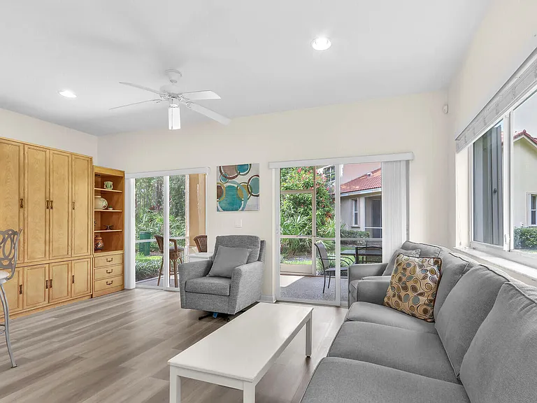 8931 Sandshot Ct — Photo 10