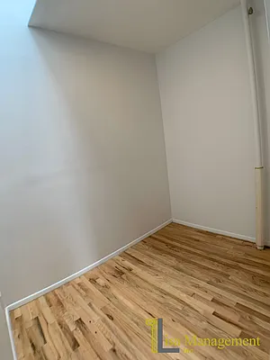 Rented by Lisa Management Inc | media 7