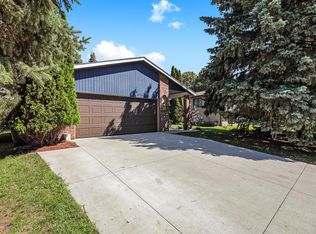 4244 Braddock Trl, Eagan, MN 55123