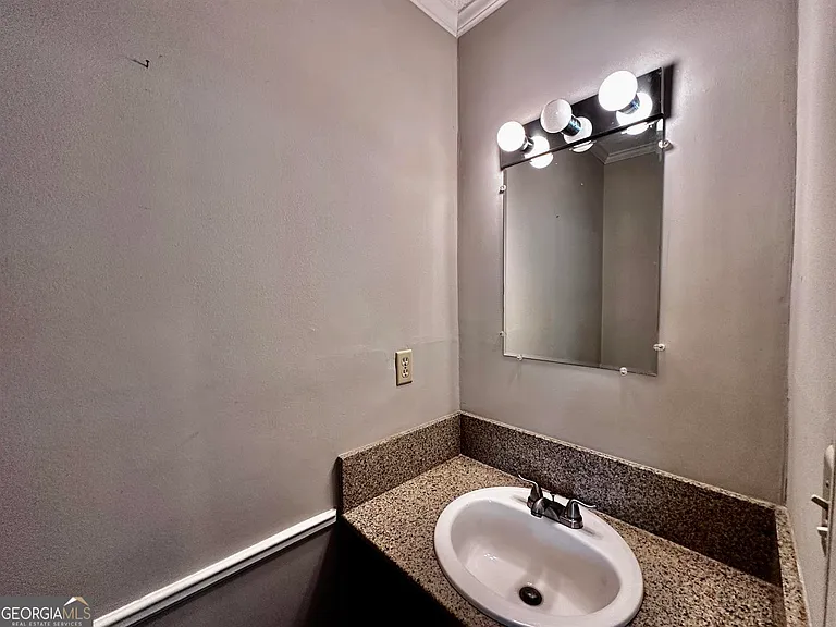 1060 Falling Water Dr SE — Photo 7