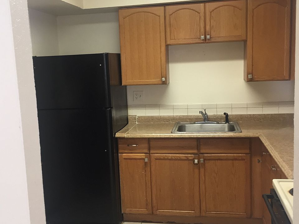 1st image of 7831 SW 10th St APT C