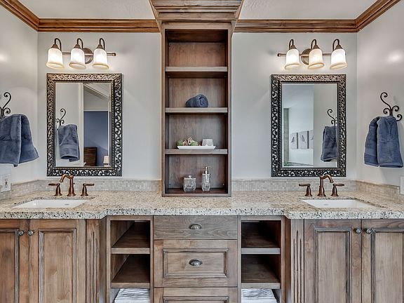 5th image of 1727 E Millcreek Cir