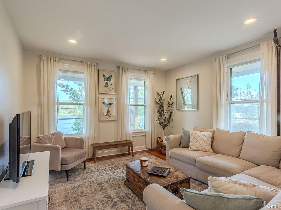 6658 State Route 52, Lake Huntington, NY 12752 | MLS #979739 | Zillow
