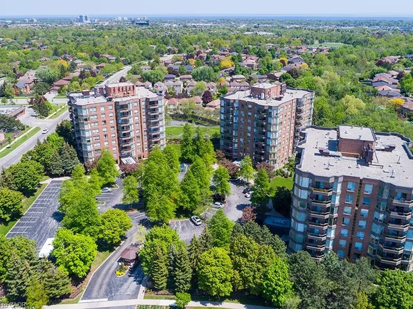 1901 Pilgrims Way #706, Oakville, ON L6M 2W9