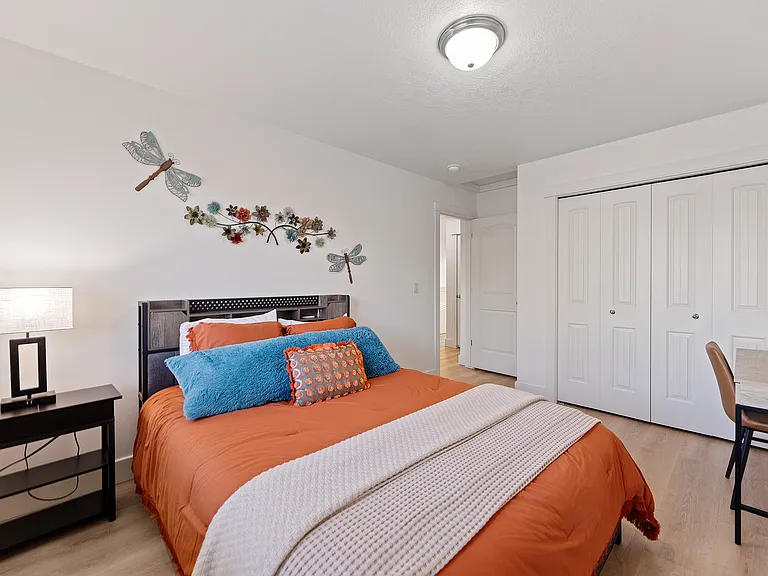 922 E Winding Creek Dr — Photo 17