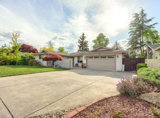 472 Bowmont Cir, Medford, OR