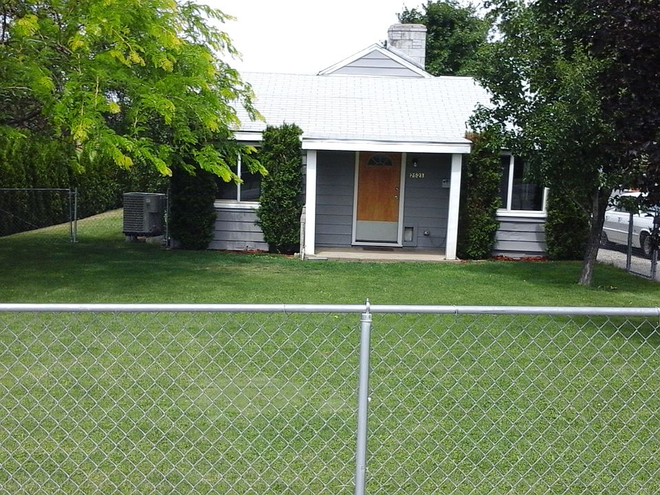 1st image of 2521 2nd St SE