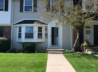 19915 Schoolhouse Ct, Northville, MI 48167
