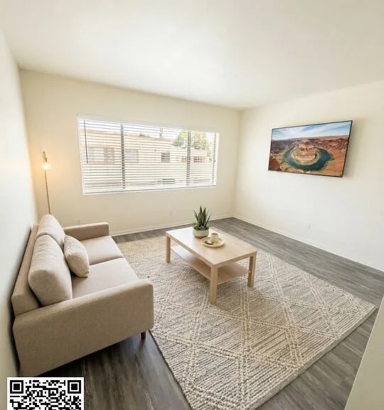1211 W 28th St #7 — Photo 1