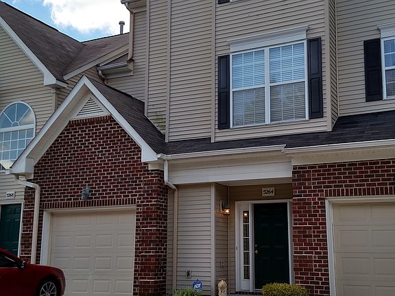 Exterior - with a garage!!