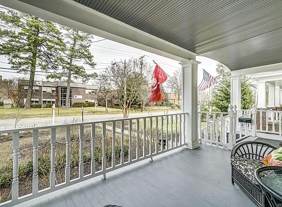 3rd image of 4208 Forest Hill Ave