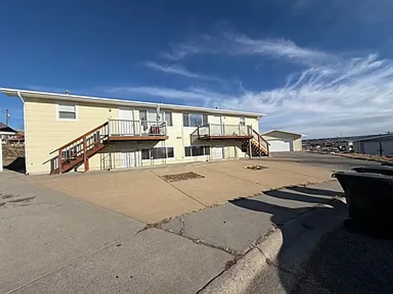 1651 Kelby Dr — Photo 1