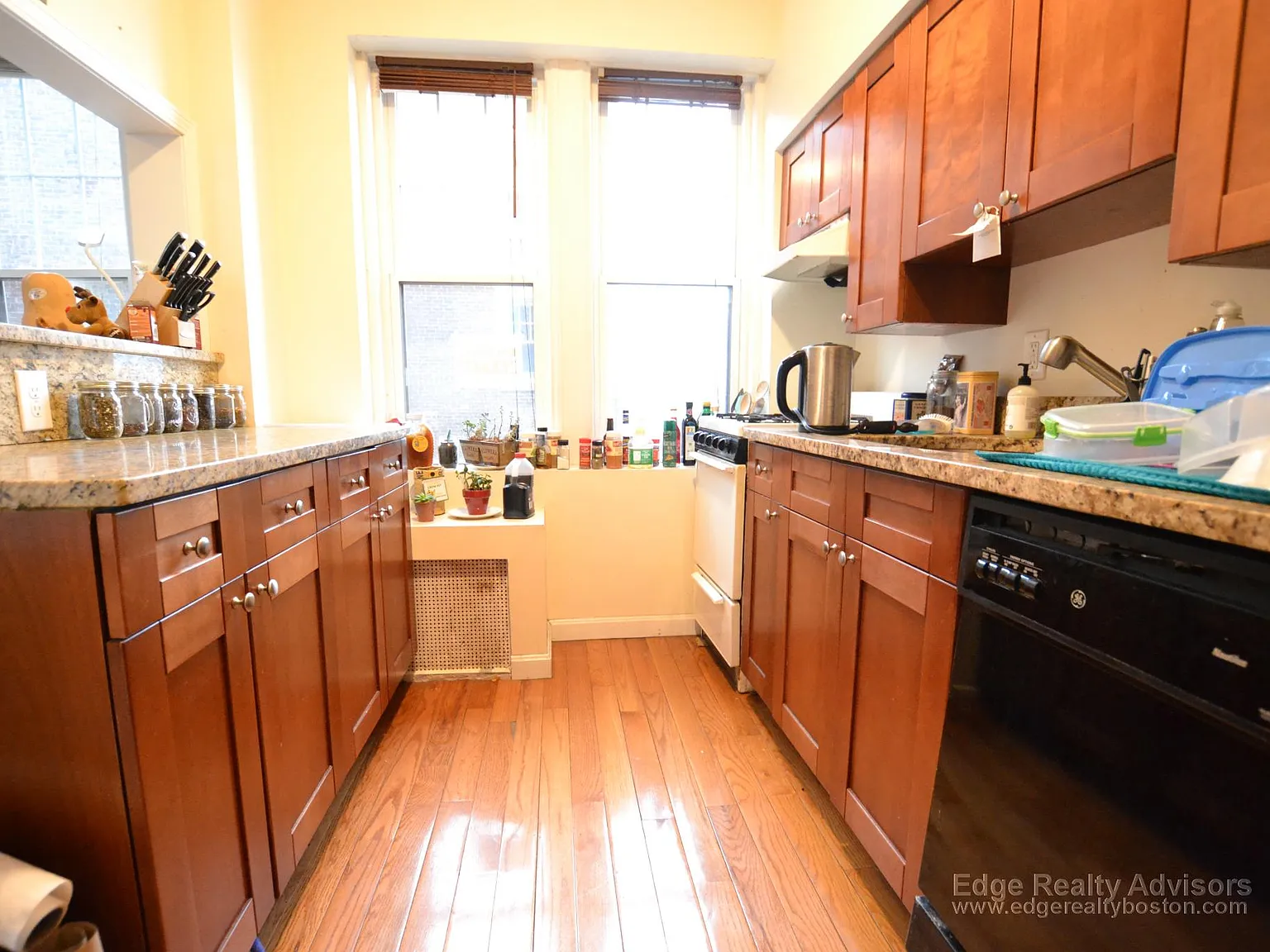 1 bed, 700 sqft, $2,450 — Photo 2