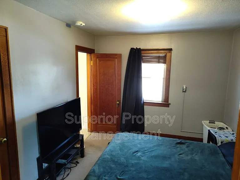 611 Seymour Ave — Photo 11