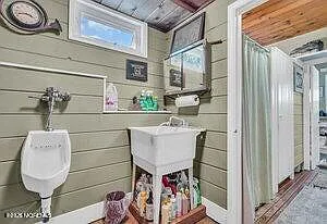 411 Butterfly Rd — Photo 20