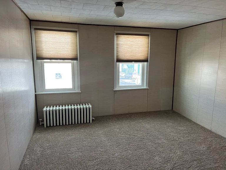 686 E Front St #202 — Photo 9