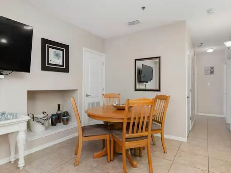 102 E Marlin St #5 — Photo 7