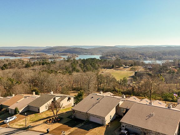 2nd image of 5914 Rainbow Springs Dr
