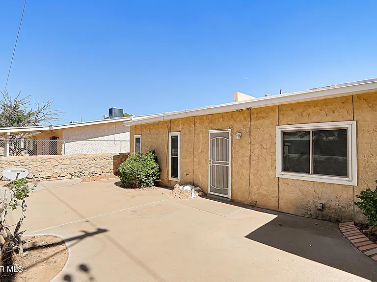 3223 Isla Morada Dr — Photo 20