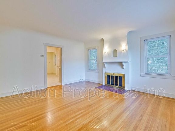 5th image of 189 Oak Ct