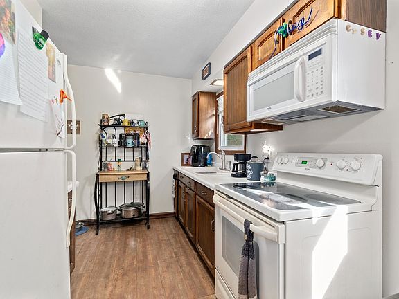 5th image of 215 W Elm Street