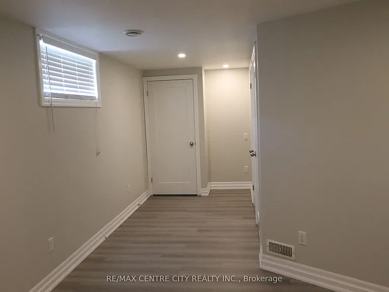 83 Britannia Ave — Photo 21