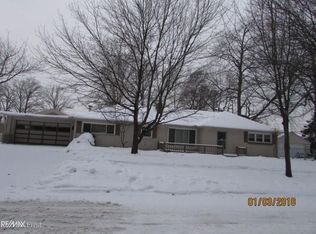 28057 Roan Dr, Warren, MI 48093