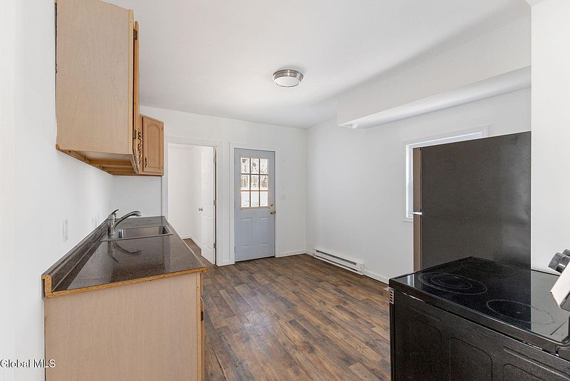 3rd image of 73 John Street