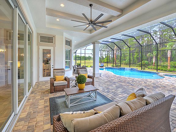 The Egret at the Conservatory - Outdoor Living Space
