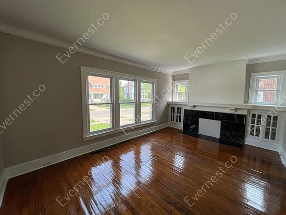 5th image of 163 Tuxedo St