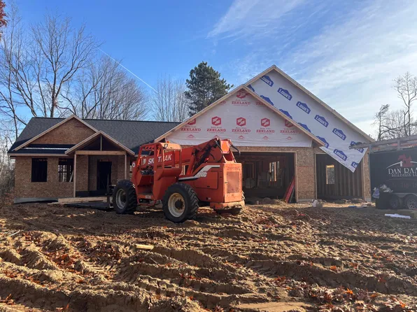 5540 Timberstone Ave, West Olive, MI 49460