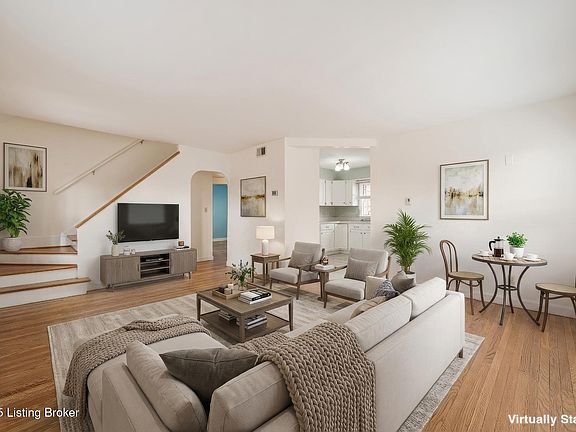 3rd image of 2833 Yorkshire Blvd