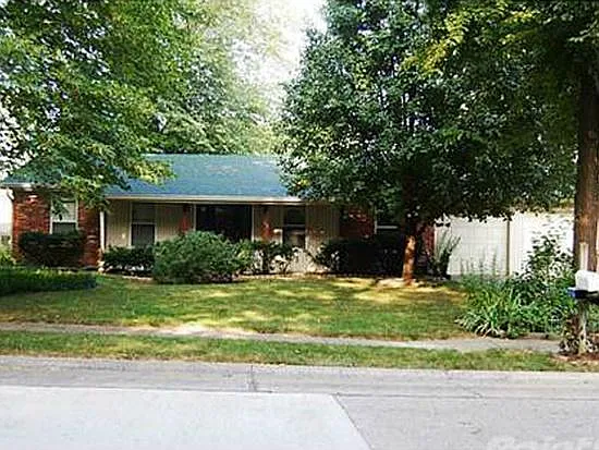 418 Oak Dr photo 1