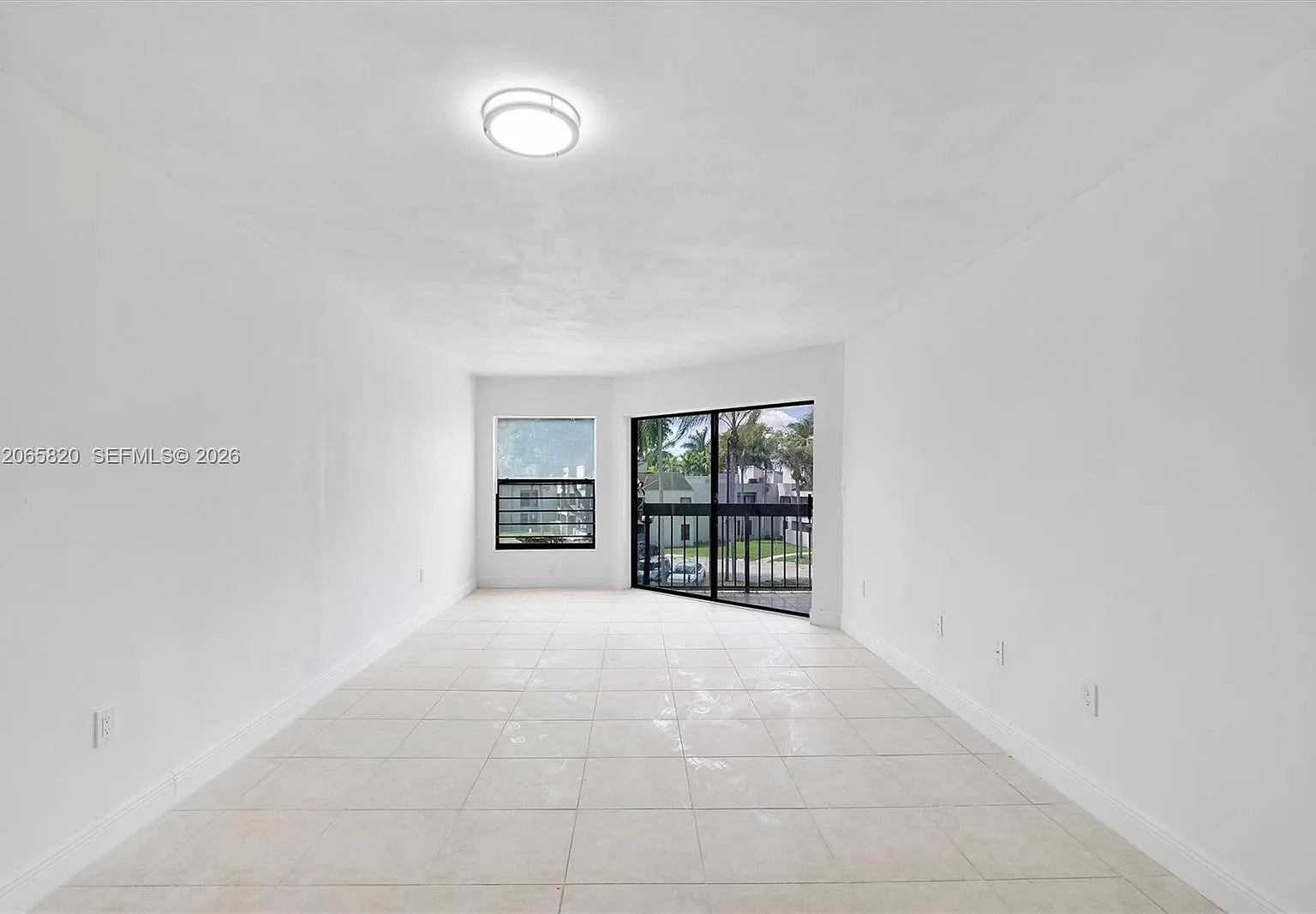 Calusa Club Village Condo — Photo 2