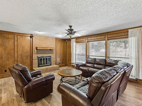 3rd image of 1310 Merrimac Trl
