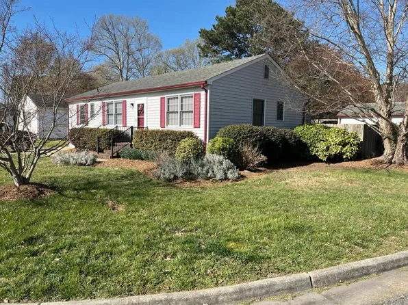 899 Charlotte Dr, Newport News, VA 23601