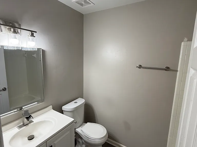 168 Coventry Pl — Photo 10