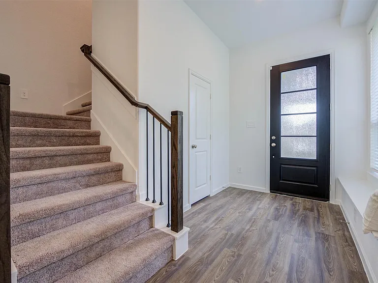 609 Royal Arch Dr — Photo 17
