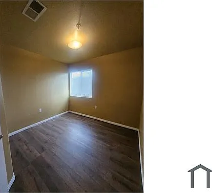 887 E 40th Pl #C — Photo 13