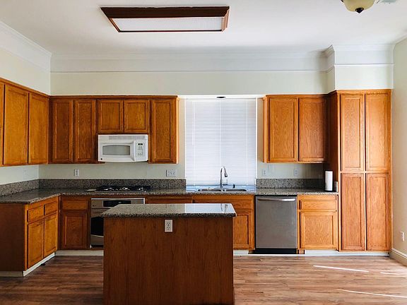 3rd image of 520 Spaatz Ct