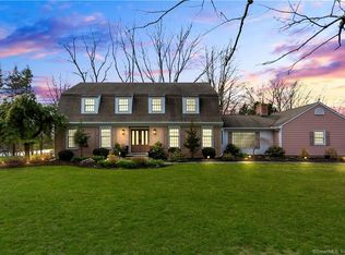 10 River Oaks Rd, Westport, CT 06880