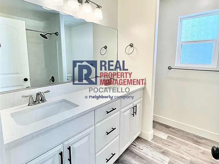 1620 Petersburg Dr — Photo 27