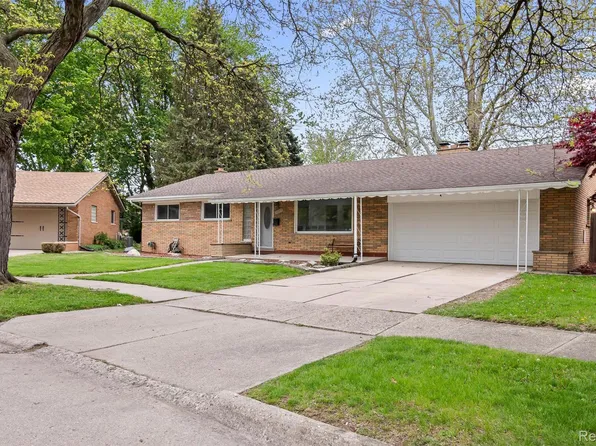 11215 Chippewa Dr, Warren, MI 48093