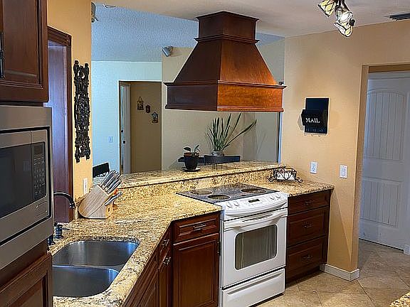 5th image of 18416 Monet Ave