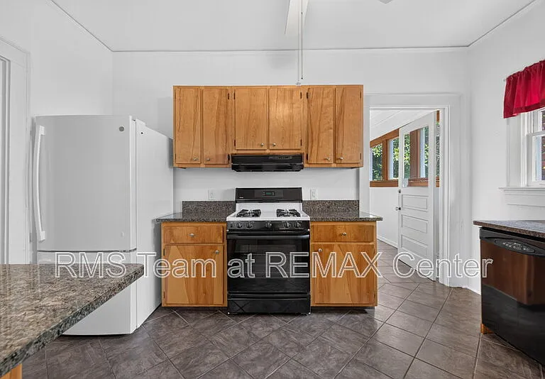 582 Clifton Rd NE — Photo 22