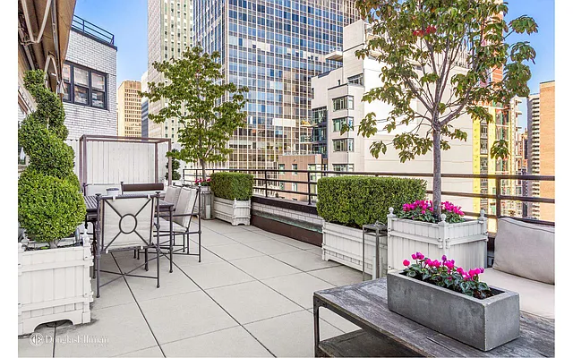 Sold by Douglas Elliman | media 14