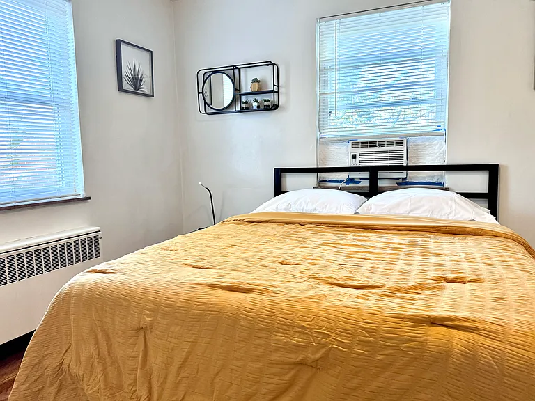 3512 Hazelwood Ave #2 — Photo 9
