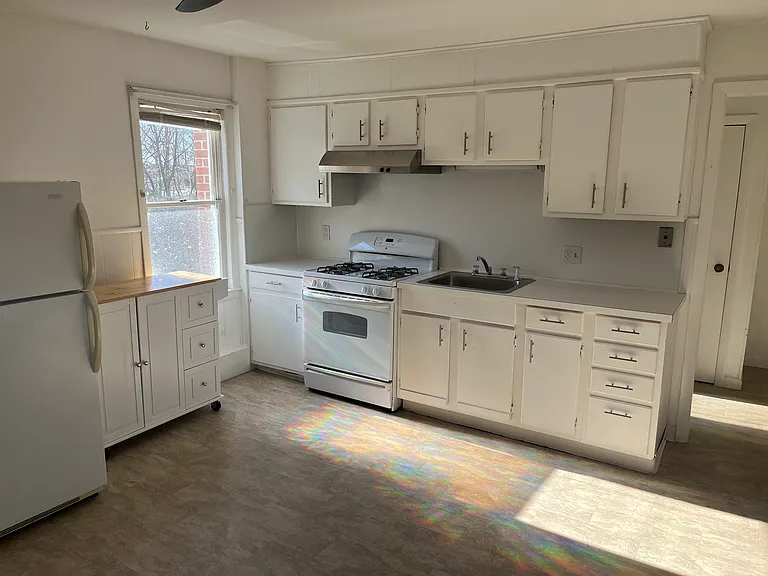 9 School St #3 — Photo 1