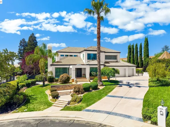 2338 Victoria Ct, Livermore, CA 94550