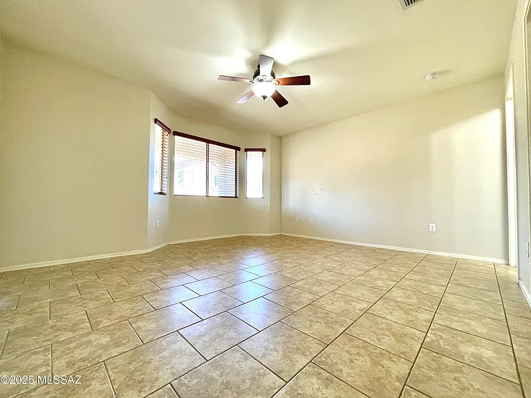 11889 W Heyburn Dr — Photo 16